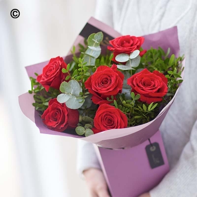 Valentines 6 Red Rose  Gift Box