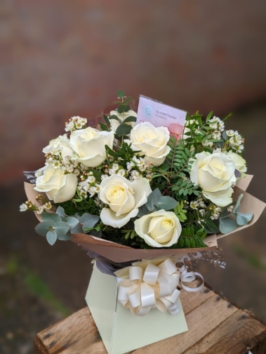 Avalanche White Roses